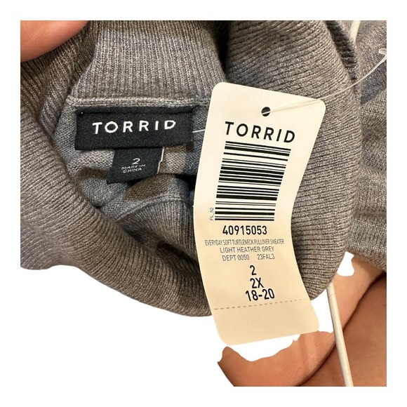 Torrid Womens 2X Gray Everyday Soft Turtleneck Pullover Sweater Plus Size‎ - Picture 4 of 13